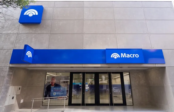 Aumento en comisiones del Macro